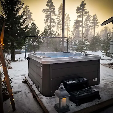 Kantri - 10hloe, Laensi-himos Villa