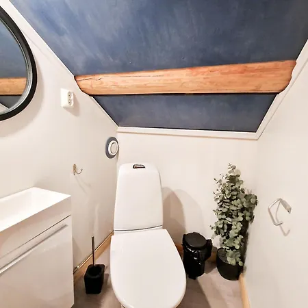 Kantri - 10hloe, Laensi-himos Villa *