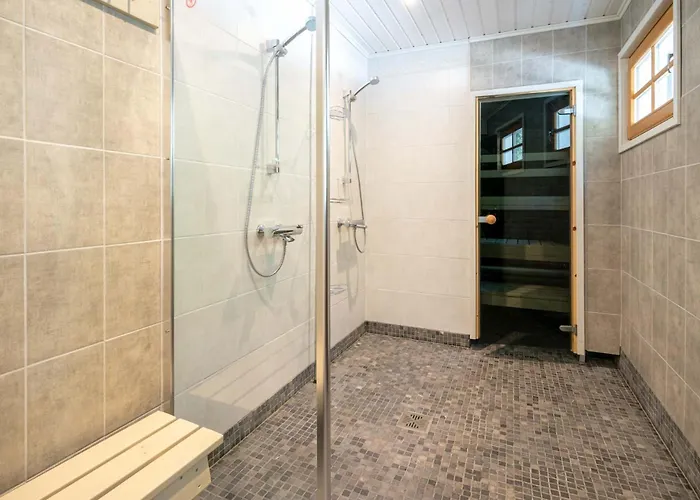 Kantri - 10hloe, Laensi-himos Villa Jämsä